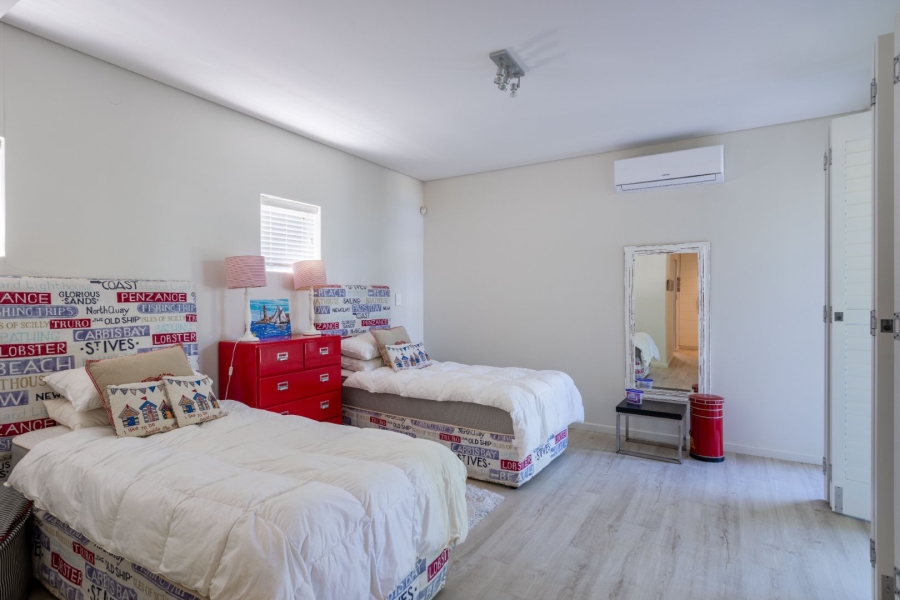 8 Bedroom Property for Sale in Keurboomstrand Western Cape